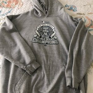Men’s NY Yankee hooded sweatshirt
